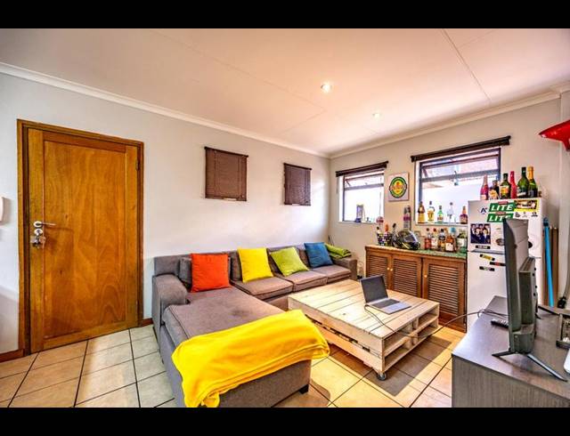 2 BEDROOM APARTMENT FOR SALE IN HATFIELD